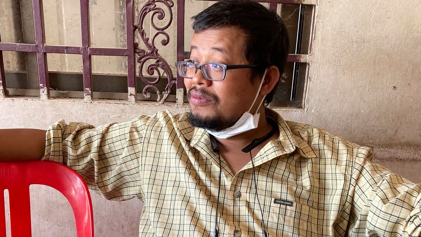 Mech Dara, reporter who exposed human trafficking in cyber scamming, arrested in Cambodia, rights groups say | World News